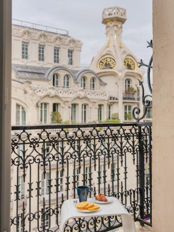 Legend Hotel Paris Parigi Esterno foto